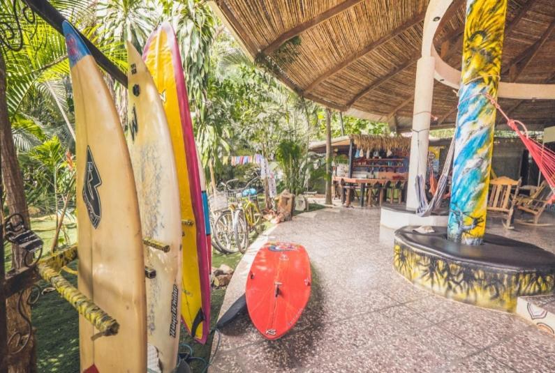 Pura Vida Hostel Tamarindo Bagian luar foto