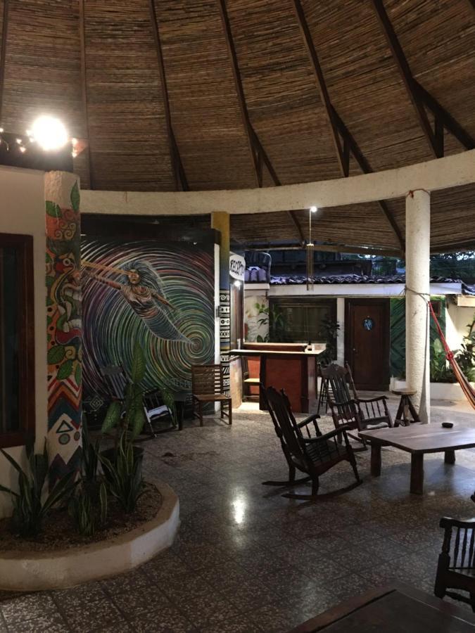 Pura Vida Hostel Tamarindo Bagian luar foto