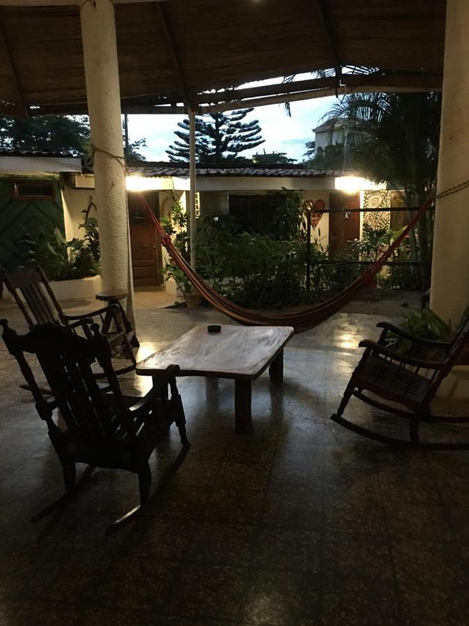Pura Vida Hostel Tamarindo Bagian luar foto