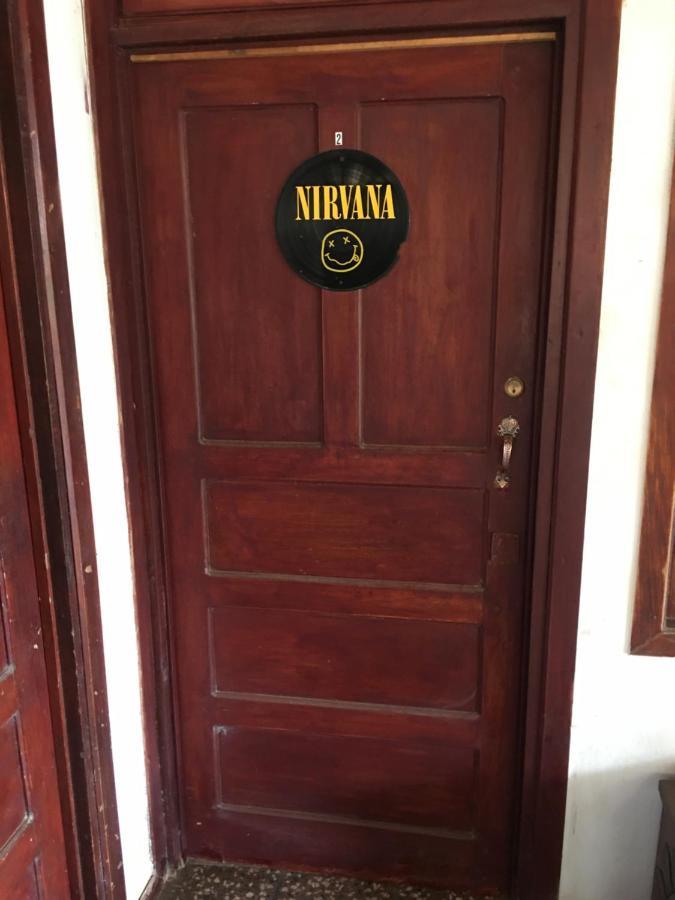 Pura Vida Hostel Tamarindo Bagian luar foto