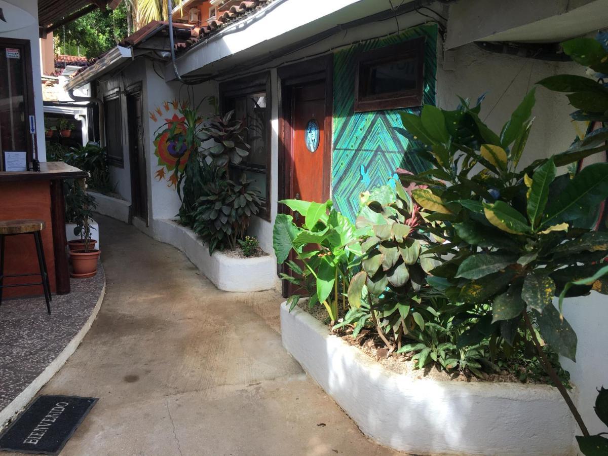 Pura Vida Hostel Tamarindo Bagian luar foto
