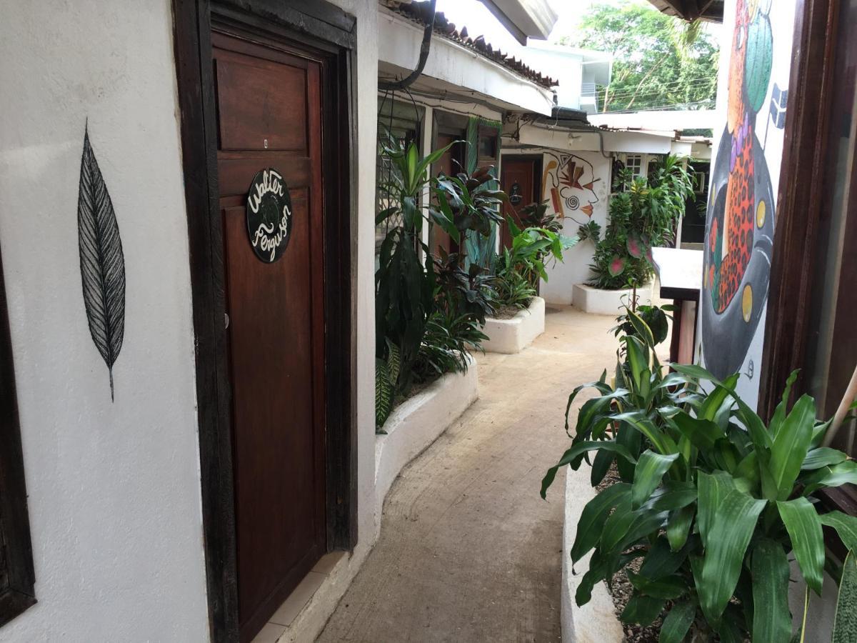 Pura Vida Hostel Tamarindo Bagian luar foto