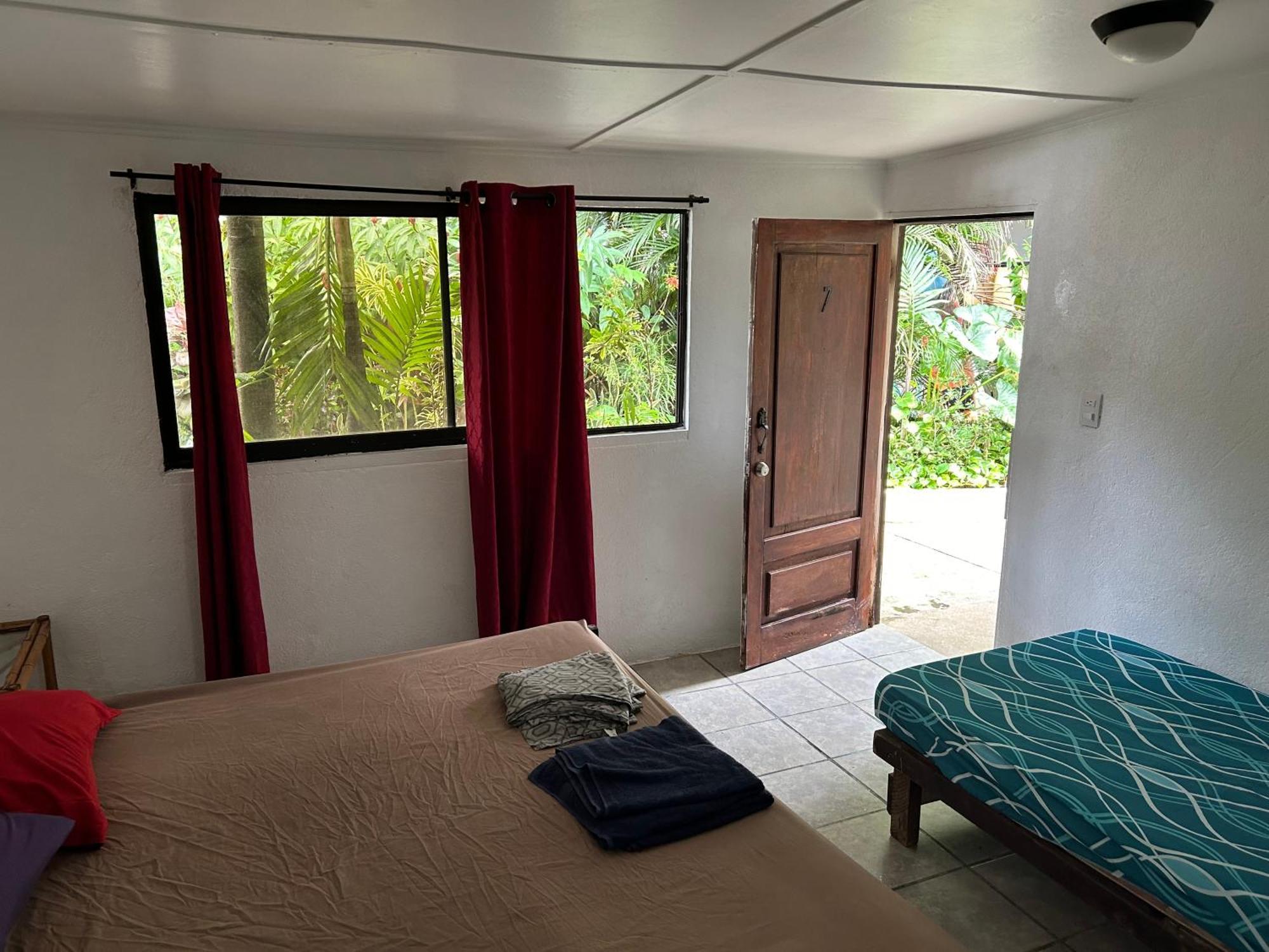 Pura Vida Hostel Tamarindo Bagian luar foto