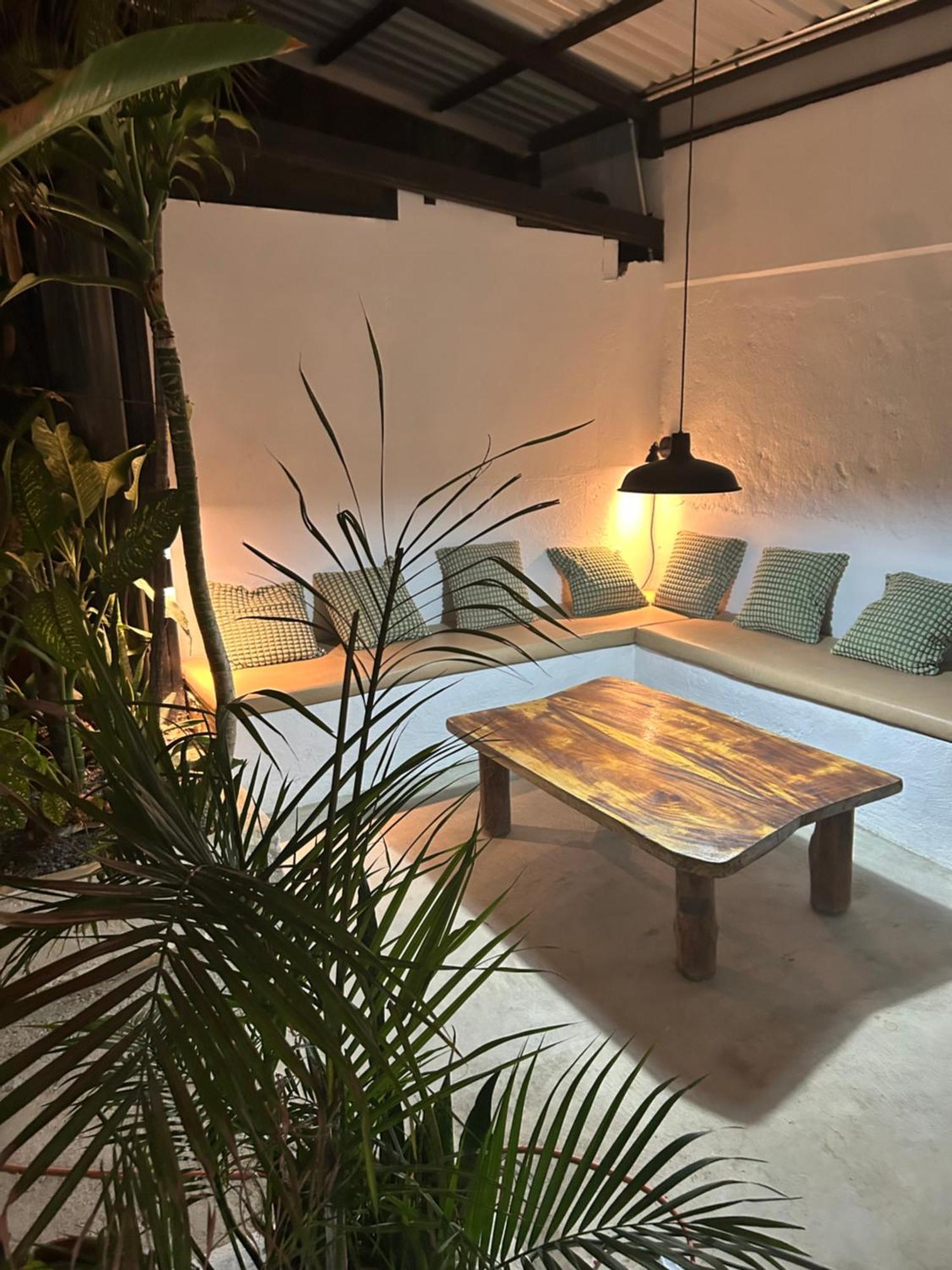 Pura Vida Hostel Tamarindo Bagian luar foto