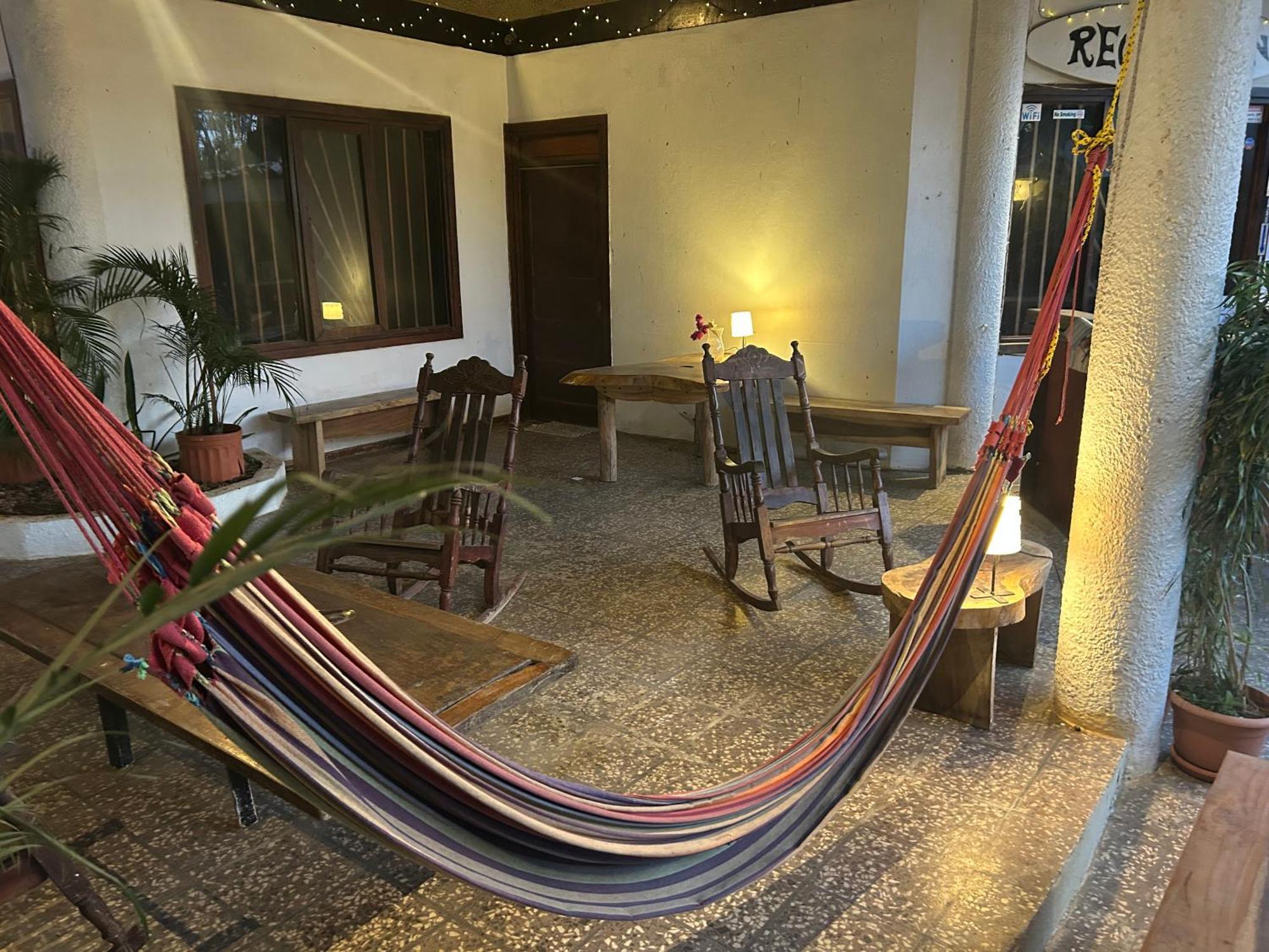Pura Vida Hostel Tamarindo Bagian luar foto